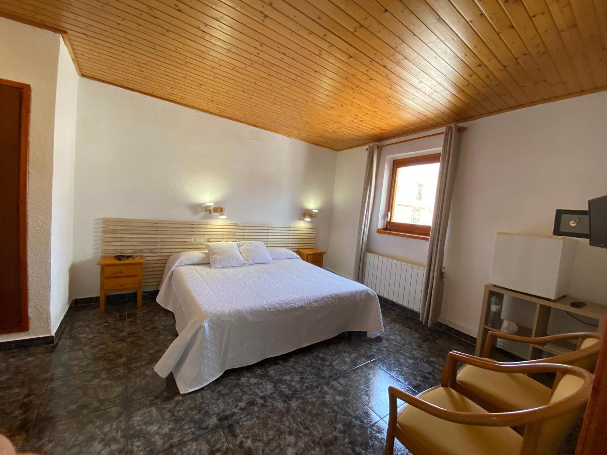 Hotel Rural Cal Amadeu Vilanova de Escornalbou Exterior foto